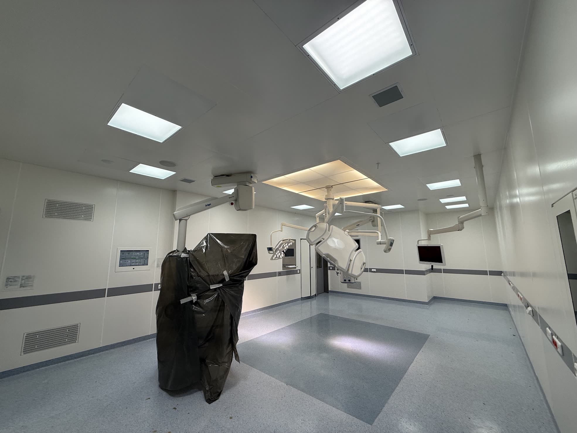 Healthcare lighting for clinics, hospitals and clean spaces